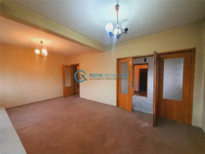 Royal Imobiliare - Vanzare apartament 4 camere zona B-dul Castanilor - foto 6