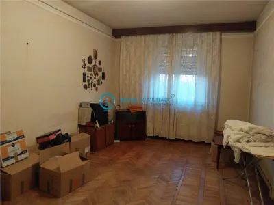 Royal Imobiliare-Vanzare Apartament 4 Camere Zona Sud - foto 3