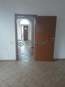 Royal Imobiliare - Vanzare casa zona Central - foto 13