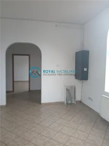 Royal Imobiliare - Vanzare casa zona Central - foto 9