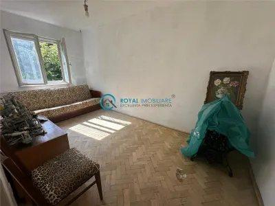 Royal Imobiliare - Vanzare apartament 3 camere zona Vest - Ploiesti