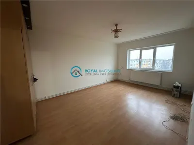 Royal Imobiliare - Vanzare apartament 3 camere - foto 3