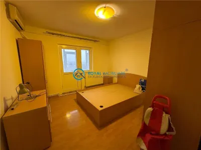 Royal Imobiliare - Vanzare apartament 3 camere - foto 5
