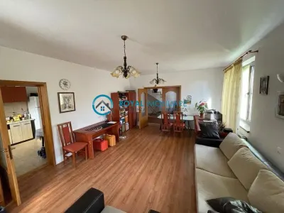 Royal Imobiliare - Vanzare Vila P+1 zona Central - foto 2