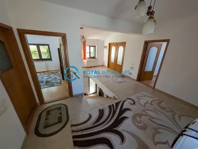 Royal Imobiliare - Vanzare Vila P+1 zona Central - foto 4