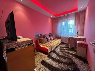 Royal Imobiliare - Vanzare apartament 3 camere in zona 9 Mai - foto 4