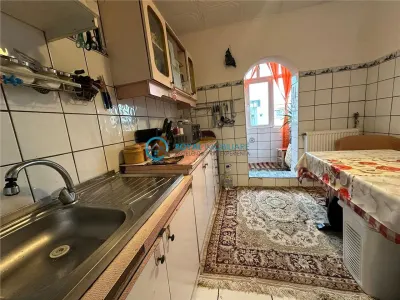 Royal Imobiliare - Vanzare apartament 3 camere in zona 9 Mai - foto 5