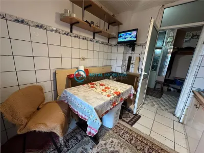 Royal Imobiliare - Vanzare apartament 3 camere in zona 9 Mai - foto 7