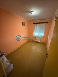 Royal Imobiliare - Vanzare apartament 4 camere zona Urlati - foto 4