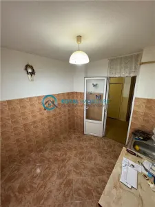 Royal Imobiliare - Vanzare apartament 4 camere zona Urlati - foto 6