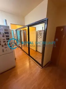 Royal Imobiliare - Vanzare apartament 3 camere zona 9 Mai - foto 10