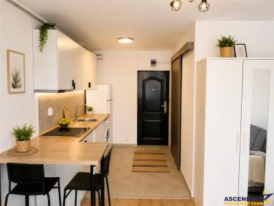 Garsoniera renovata, mobilata, utilata, centrala proprie, Bartolomeu, Brasov - foto 1
