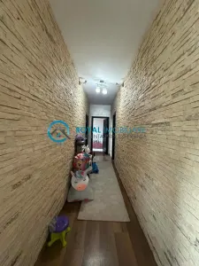 Royal Imobiliare - Vanzare apartament 3 camere zona 9 Mai - foto 4