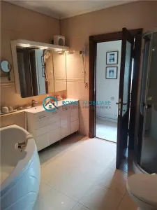 Royal Imobiliare - Inchiriere apartament in vila cu gradina - foto 10