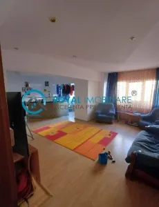 Royal Imobiliare - Vanzare apartament 3 camere zona P-ta Mihai Viteazu - Ploiesti