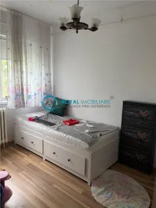 Royal Imobiliare - Vanzare apartament 3 camere zona Lamaita - foto 2