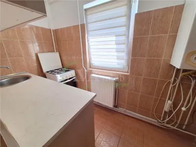 Garsoniera mobilata si utilata, cu centrala, zona Bistrita Lac Bacau - foto 3