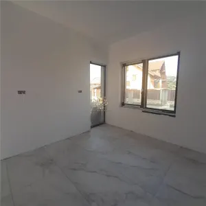 Vila spatioasa cu 4 camere  Visani la asfalt! Mutare rapida! - foto 9
