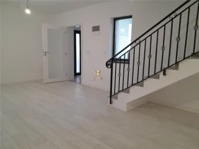 Casa 4 camere cu vedere spre lac!! Barnova la asfalt.COMISION 0! - foto 2