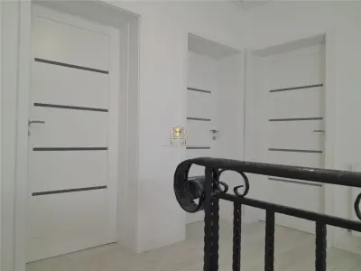 Casa 4 camere cu vedere spre lac!! Barnova la asfalt.COMISION 0! - foto 10