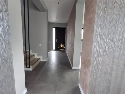 Casa de LUX construita si finisata impecabil!  Demisol-4 camere -3 bai- Bucium Visani.Comision 0!MUTARE IMEDIATA! - foto 12