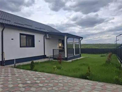 Casa eleganta 4 camere cu 600mp teren.Bucium Visani.Mutare imediata! - foto 1