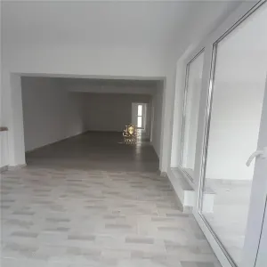 Apartament 3 camere LUX cu bucatarie mobilata si 151mp teren- Popas Pacurari linga Mega Image. - foto 12