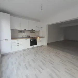 Apartament 3 camere LUX cu bucatarie mobilata si 151mp teren- Popas Pacurari linga Mega Image. - foto 5