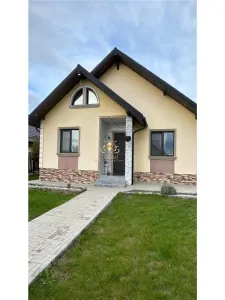 Casa parter la strada Bucium -Visani! Mutare rapida! - Iasi