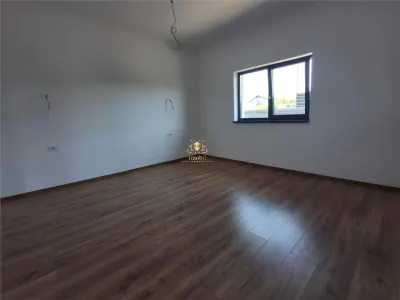 Casa pe parter  4 camere cu finisaje de lux- Bucium Visani mutare imediata! Comision 0! - foto 11