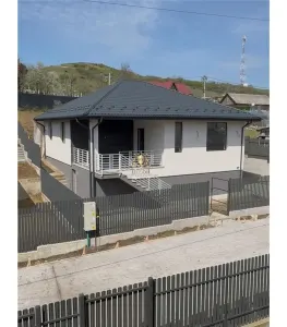 Casa pe parter  4 camere cu  2 beciuri si terasa ! Tomesti Primarie! Finalizare rapida! - foto 1