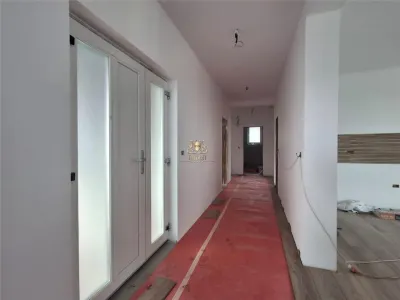 Casa pe parter  4 camere cu  2 beciuri si terasa ! Tomesti Primarie! Finalizare rapida! - foto 3