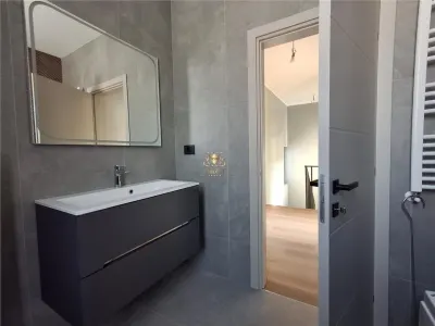 Casa clasa energetica A pompe de caldura cu panouri solare 3 dormitoare 2 bai dresing finisaje de LUX Miroslava centru!Tva inclus! Comision 0! - foto 12