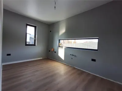 Casa clasa energetica A pompe de caldura cu panouri solare 3 dormitoare 2 bai dresing finisaje de LUX Miroslava centru!Tva inclus! Comision 0! - foto 7