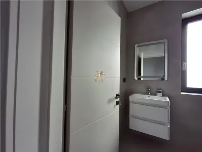 Casa clasa energetica A pompe de caldura cu panouri solare 3 dormitoare 2 bai dresing finisaje de LUX Miroslava centru!Tva inclus! Comision 0! - foto 9