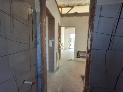 Vila moderna tip duplex  Bucium Visani la asfalt.Mutare rapida!  tva inclus. - foto 14