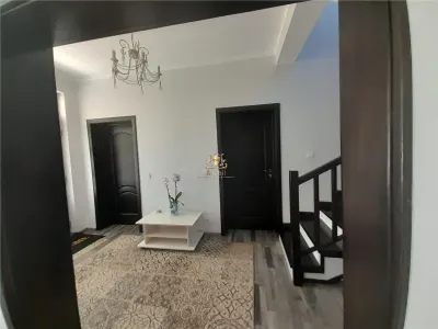 Casa cu 5 camere linga Hanul Trei Sarmale cu 645mp teren.  Persoana fizica! - foto 4