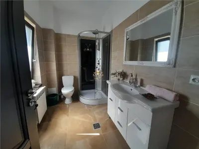 Casa cu 5 camere linga Hanul Trei Sarmale cu 645mp teren.  Persoana fizica! - foto 9