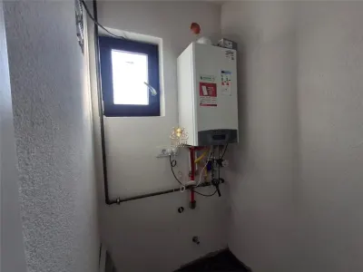 Vila moderna tip duplex separata cu o magazie finisaje LUX  Bucium Visani la asfalt.Mutare rapida!  tva inclus. - foto 9
