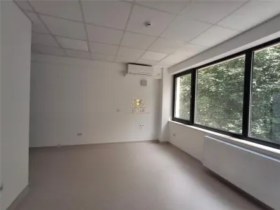 Spatiu de inchiriat D+3E.Pretabil clinica medicala sau birouri.10 locuri de parcare! - foto 7