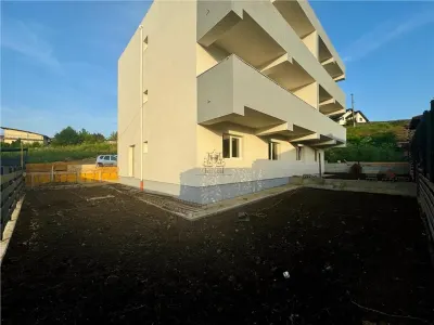 Apartament 3 camere spatios la doar 78000 euro! 5 minute de Lidl Poitiers. Vila cu 6 apartamente! - foto 5