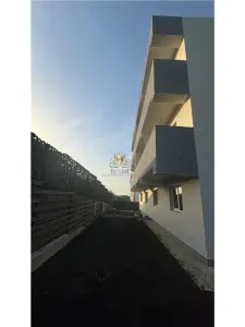 Apartament 3 camere spatios la doar 78000 euro! 5 minute de Lidl Poitiers. Vila cu 6 apartamente! - foto 6