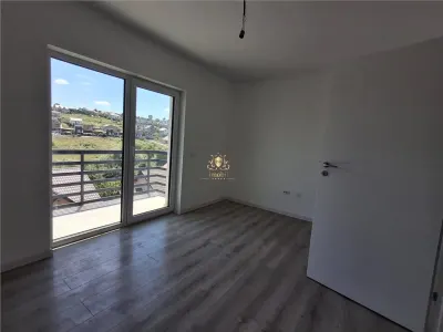 Vila moderna tip duplex demisol+parter+etaj Hlincea aproape de Mrea Cetatuia .Mutare Imediata!  tva inclus. - foto 10