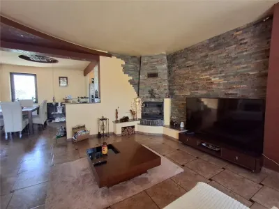 Vila eleganta -  proiect deosebit crama garaj sala de fitnes foisor si 825m teren Plopii fara sot Bucium - foto 2