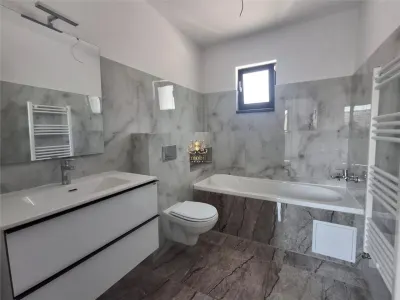 Casa 3 camere  Visan la asfalt !  Pret de apartament! Mutare rapida! - foto 8