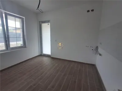 Casa parter la pret de apartament  Bucium -Visani! Mutare imediata! - foto 4