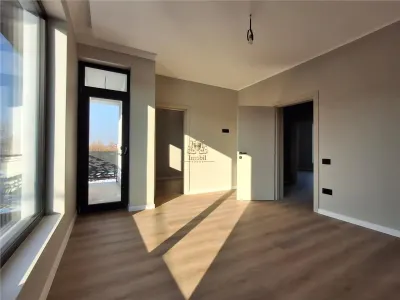 Casa clasa energetica A pompe de caldura cu panouri solare 3dormitoare 2 bai dresing finisaje de LUX Miroslava la asfalt!Tva inclus! - Iasi