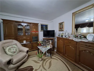 Apartamnet 2 camere, transformat in 3 camere, parter, Longinescu - foto 1