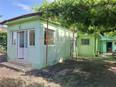 Casa cu teren 1662 mp teren, Golesti - foto 1