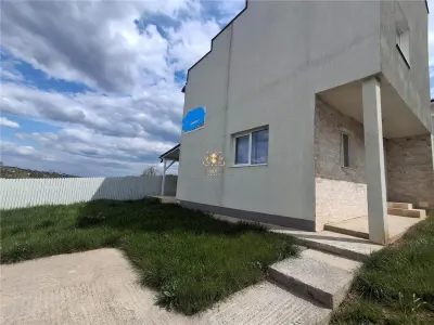 Casa eleganta 4 camere mobilata si utilata Hlincea la asfalt! - foto 10
